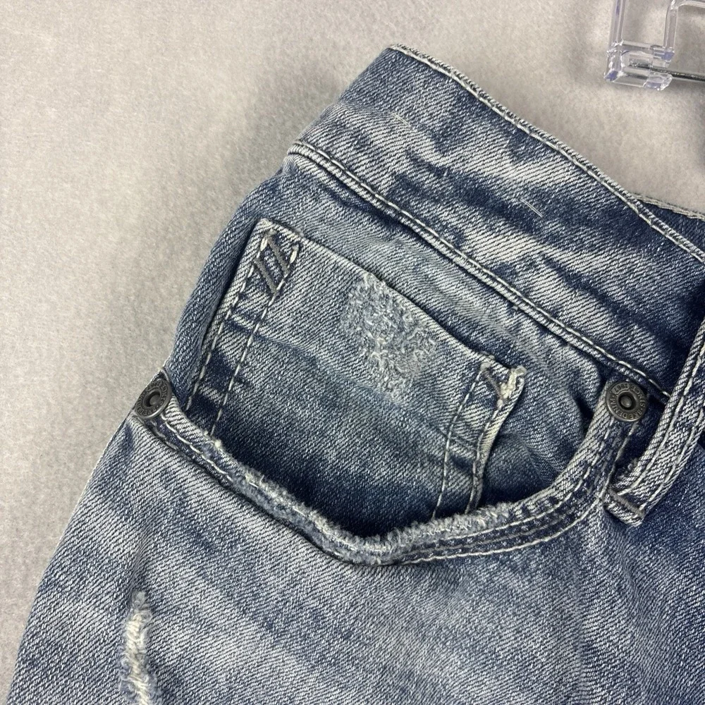 Buckle some stains